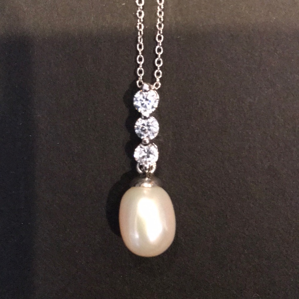NWT CRISLU Freshwater Pearl Drop Pendant Necklace